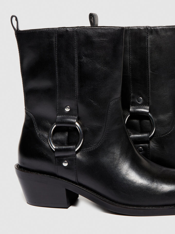 Ankle boots with metal ring - women's boots and ankle boots - Black | Sisley image number 4